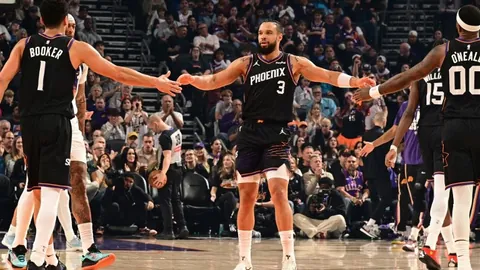 阿门快攻上篮，火箭队迅速回击得分